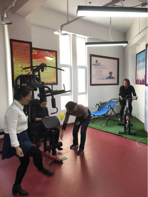 魅力女性、快樂巾幗