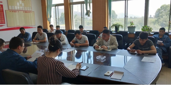 學(xué)習(xí)宣傳貫徹團(tuán)的十八大精神熱潮向基層一線(xiàn)延伸