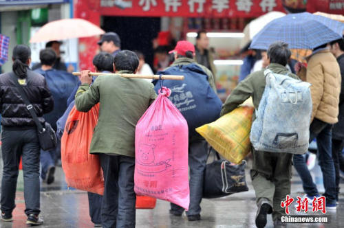 聚焦春節(jié)“恐歸族”：近鄉(xiāng)情怯，恐懼何來？(圖)